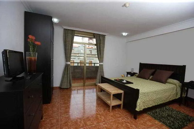 Hotel Adonis Capital Santa Cruz de Tenerife 2*,